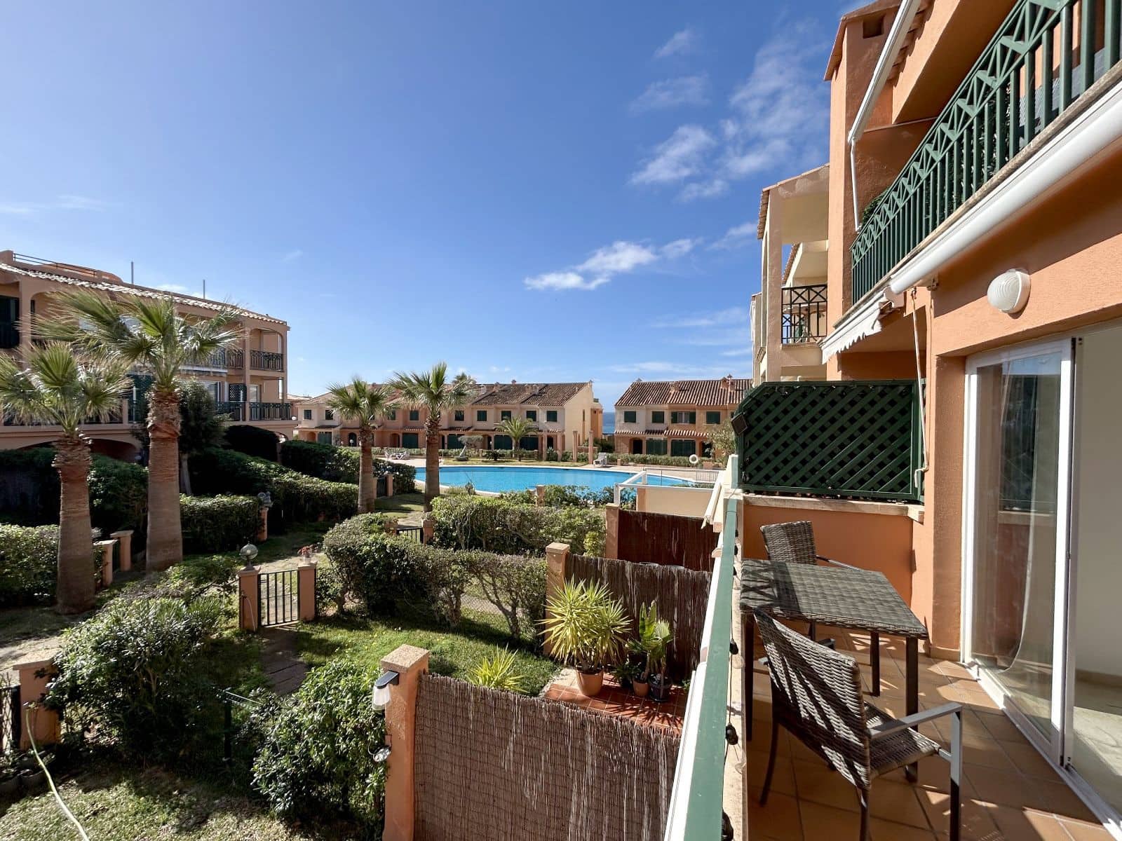 2 makuuhuone Asunto myytävänä paikassa El Toro / Port Adriano mukana uima-altaan 
autotalli - 825 000 € (Ref: 9694062)