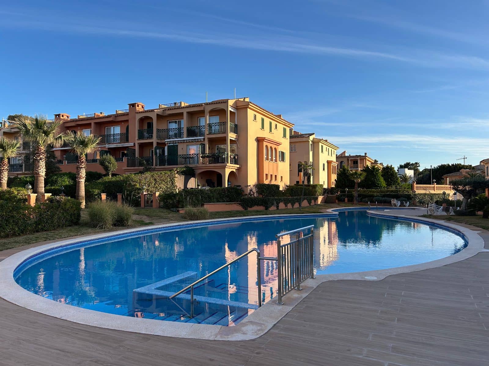 2 makuuhuone Asunto myytävänä paikassa El Toro / Port Adriano mukana uima-altaan 
autotalli - 825 000 € (Ref: 9694062)