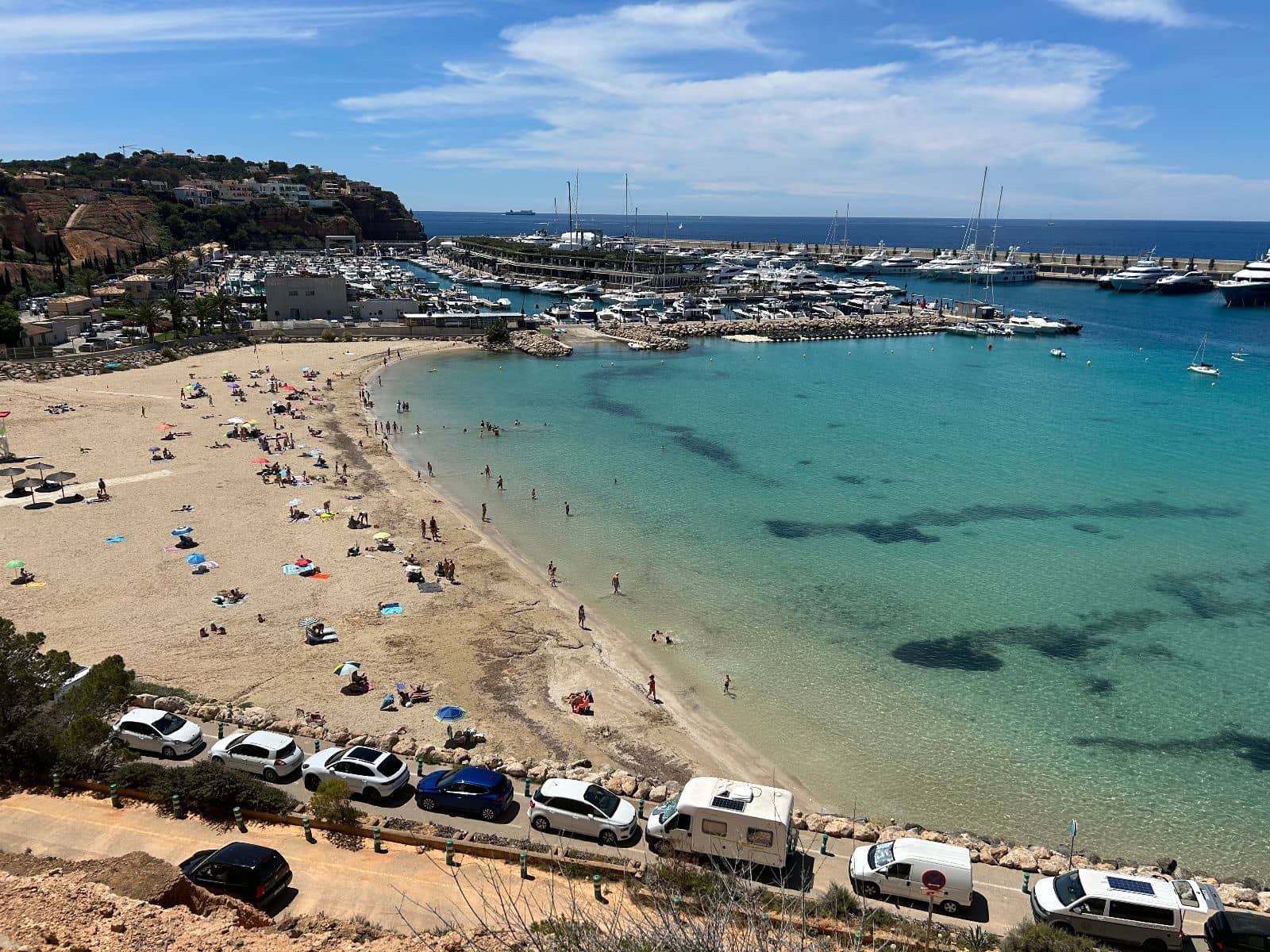 2 makuuhuone Asunto myytävänä paikassa El Toro / Port Adriano mukana uima-altaan 
autotalli - 825 000 € (Ref: 9694062)