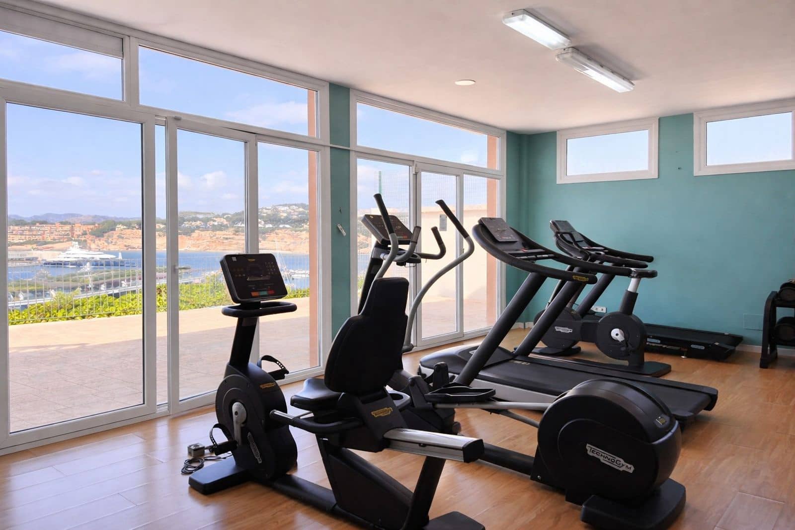 2 bedroom Flat for sale in El Toro / Port Adriano with pool garage - € 825,000 (Ref: 9694062)