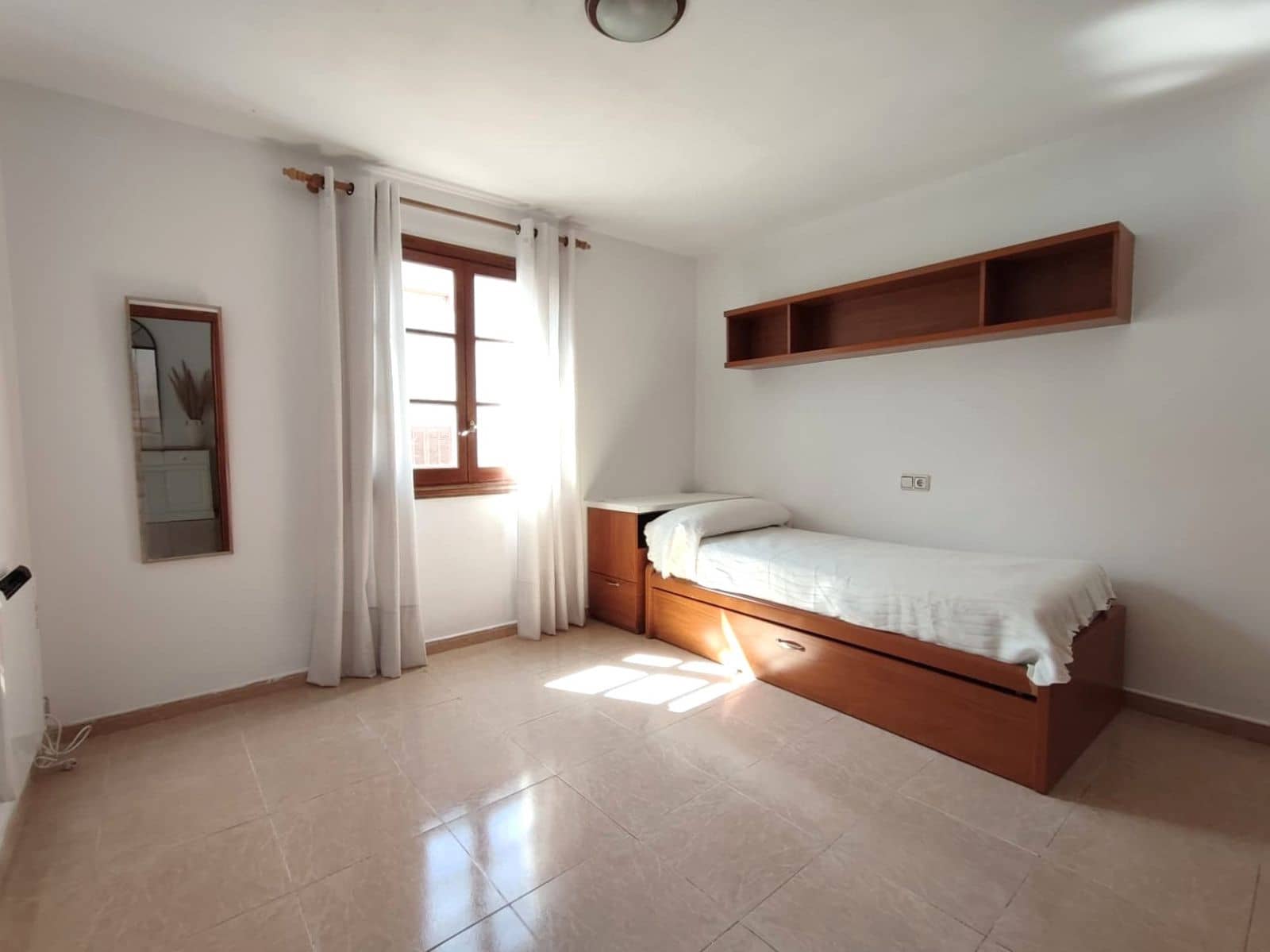 3 bedroom Flat for rent in Pollensa / Pollenca - € 1,500 (Ref: 9700087)