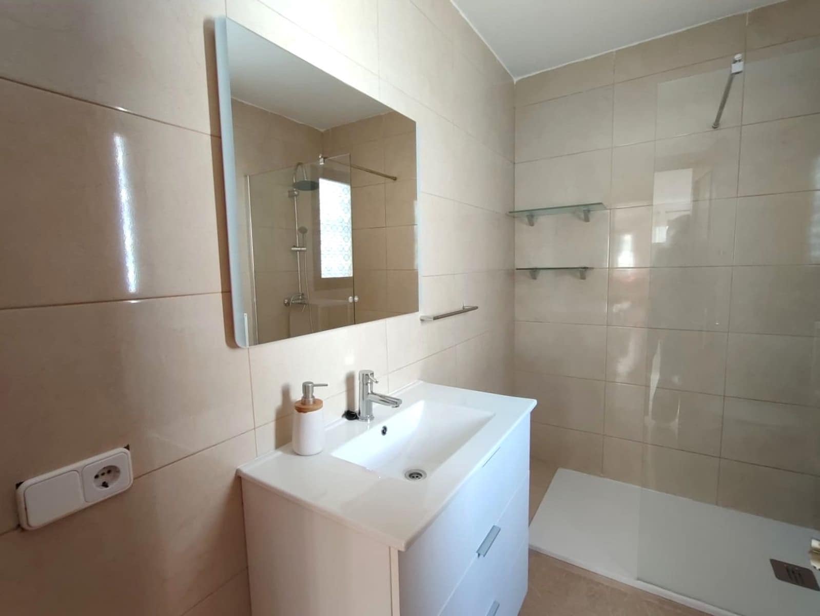 3 bedroom Flat for rent in Pollensa / Pollenca - € 1,500 (Ref: 9700087)