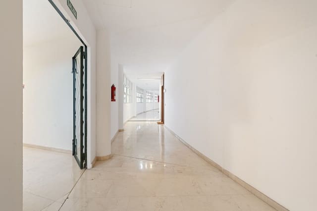 Local Commercial à louer à Son Armadans, Palma de Mallorca avec garage - 1 335 € (Ref: 9761283)