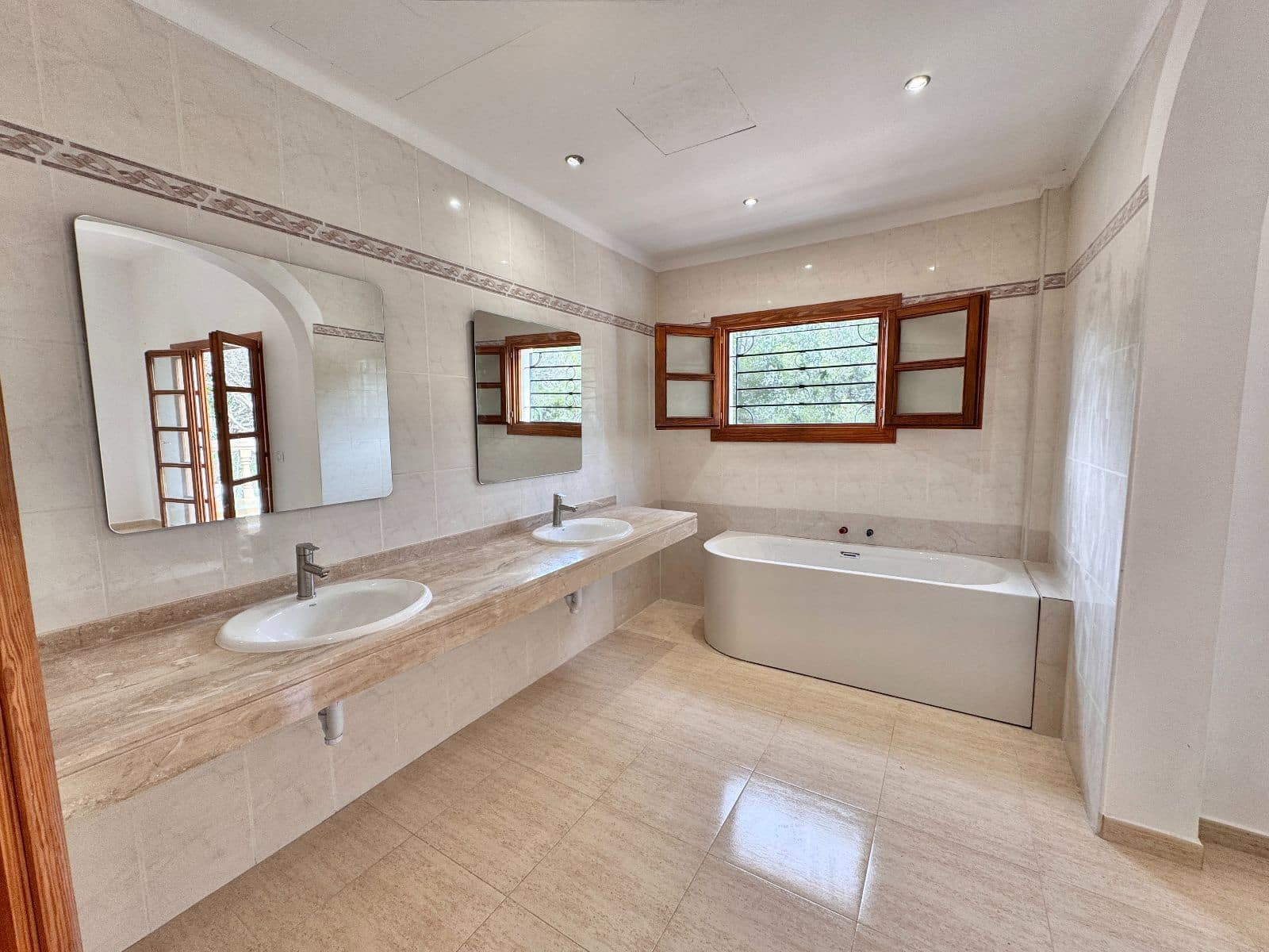 3 Zimmer Haus zu verkaufen in Costa de la Calma mit Pool Garage - 1.495.000 € (Ref: 9779070)