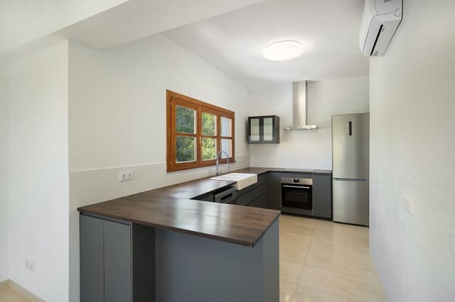 Casa de 3 habitaciones en Costa de la Calma, Calvià en venta con piscina garaje - 1.495.000 € (Ref: 9779070)