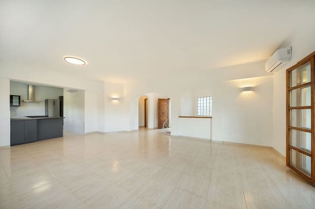 Casa de 3 habitaciones en Costa de la Calma, Calvià en venta con piscina garaje - 1.495.000 € (Ref: 9779070)