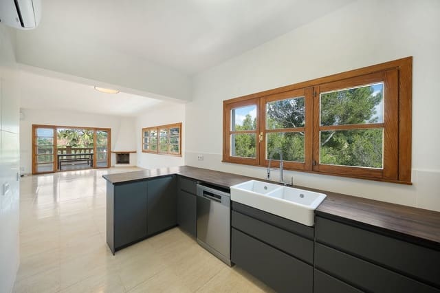 Casa de 3 habitaciones en Costa de la Calma, Calvià en venta con piscina garaje - 1.495.000 € (Ref: 9779070)