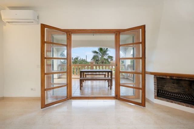 Casa de 3 habitaciones en Costa de la Calma, Calvià en venta con piscina garaje - 1.495.000 € (Ref: 9779070)