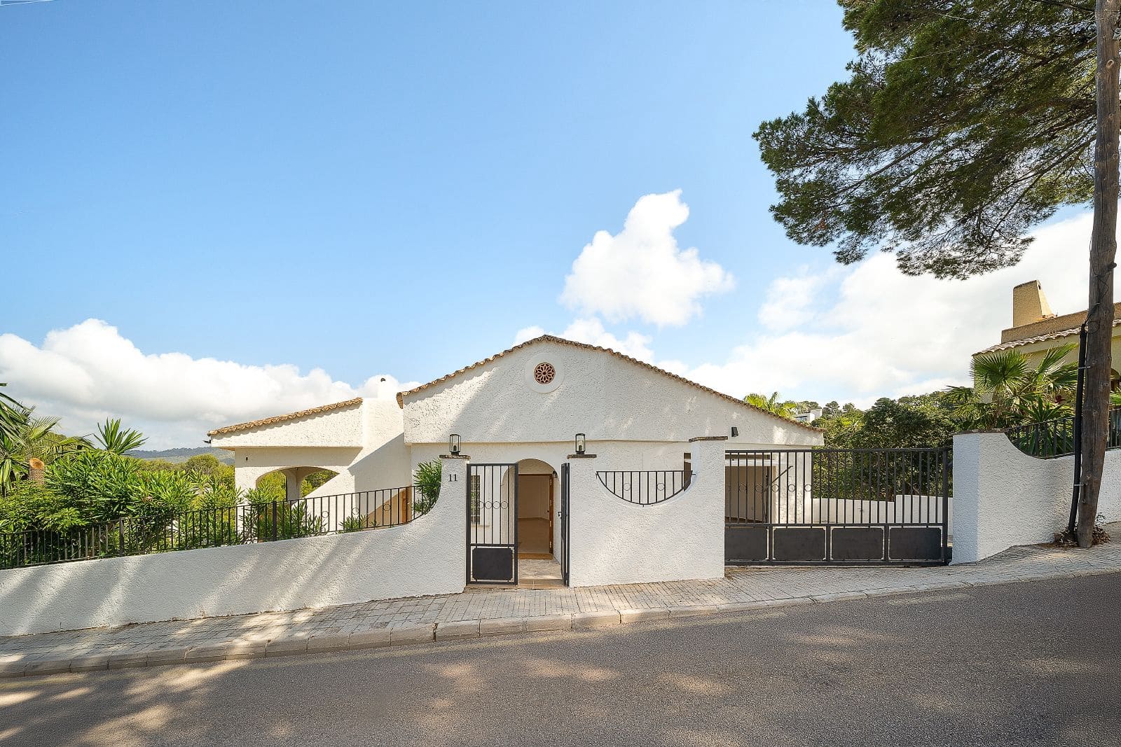 3 Zimmer Haus zu verkaufen in Costa de la Calma mit Pool Garage - 1.495.000 € (Ref: 9779070)