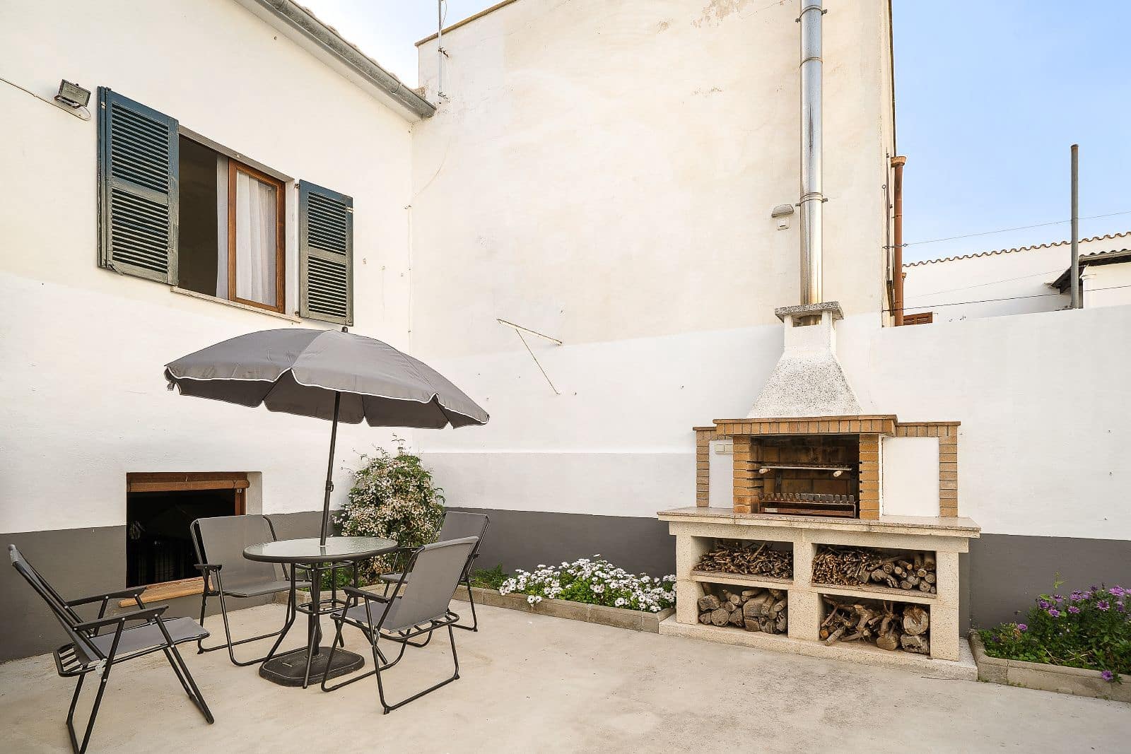 5 soveværelse Byhus til salg i Pollensa / Pollenca med swimmingpool garage - € 660.000 (Ref: 9782297)