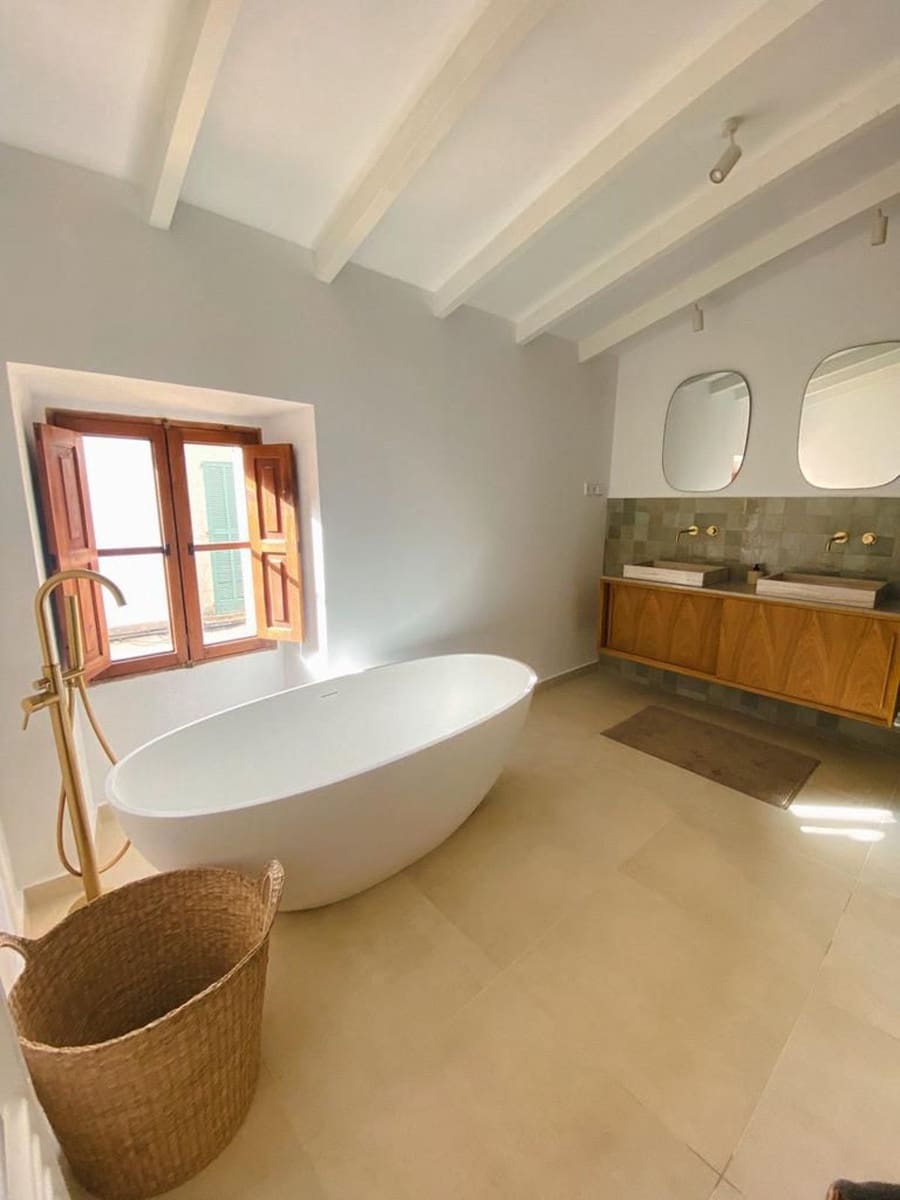 3 bedroom Townhouse for sale in Alcudia - € 1,190,000 (Ref: 9795707)