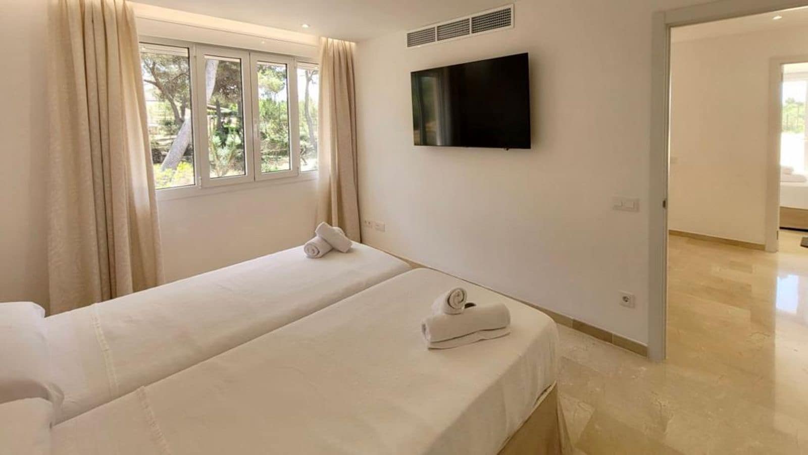 5 makuuhuone Maalaistalo myytävänä paikassa L'Aranjassa / S'Aranjassa mukana uima-altaan 
autotalli - 2 450 000 € (Ref: 9798303)