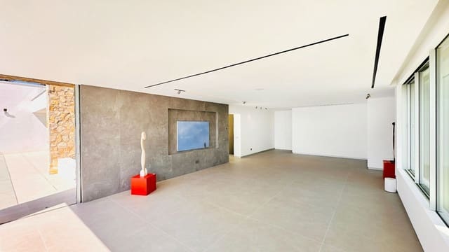 5 makuuhuone Omakotitalo myytävänä paikassa Santa Ponsa, Calvià mukana uima-altaan 
autotalli - 3 990 000 € (Ref: 9806784)