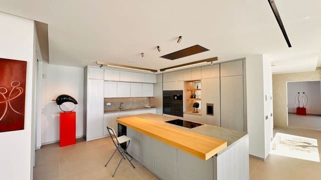 5 makuuhuone Omakotitalo myytävänä paikassa Santa Ponsa, Calvià mukana uima-altaan 
autotalli - 3 990 000 € (Ref: 9806784)