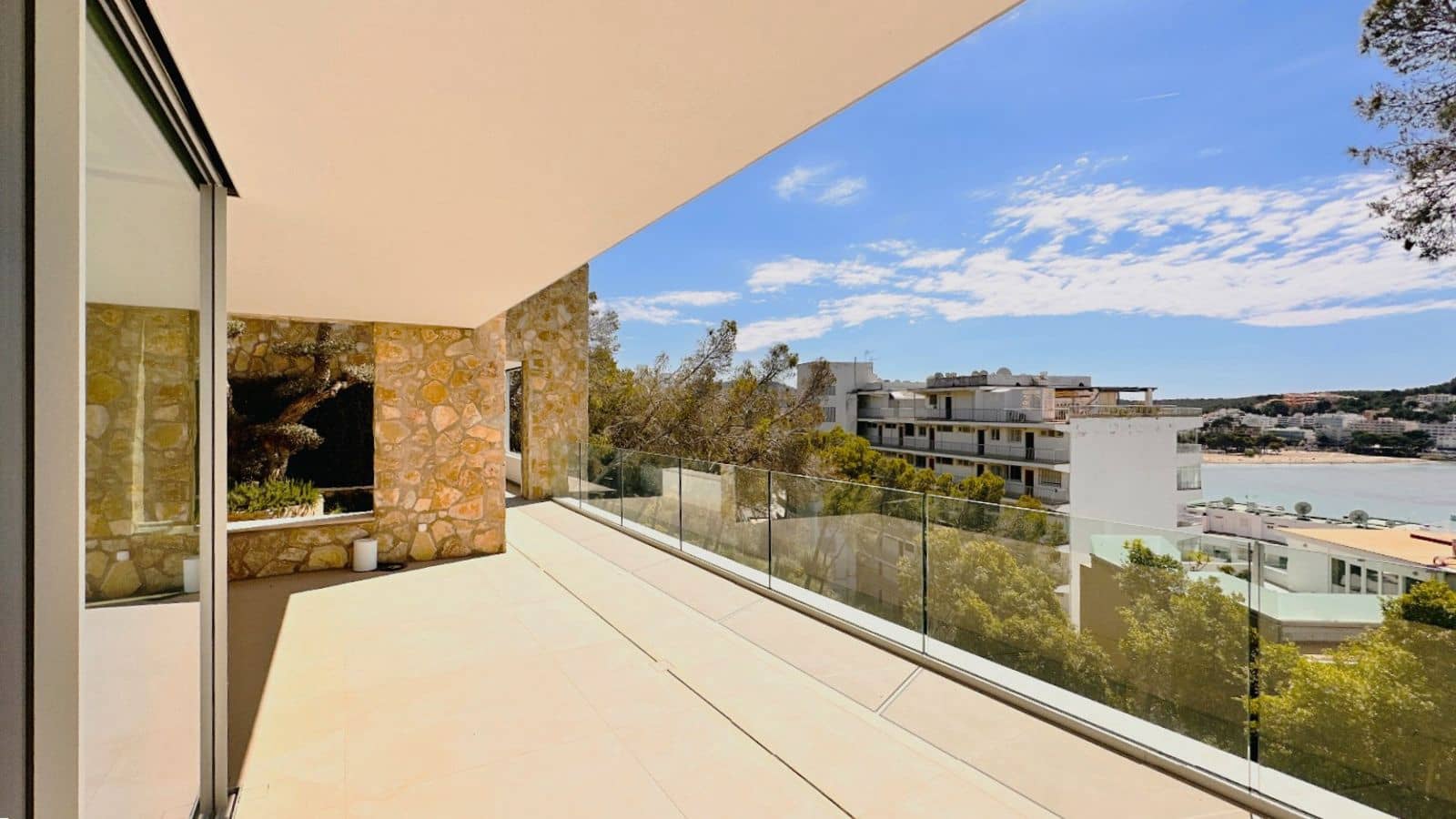 5 makuuhuone Omakotitalo myytävänä paikassa Santa Ponsa mukana uima-altaan 
autotalli - 3 990 000 € (Ref: 9806784)