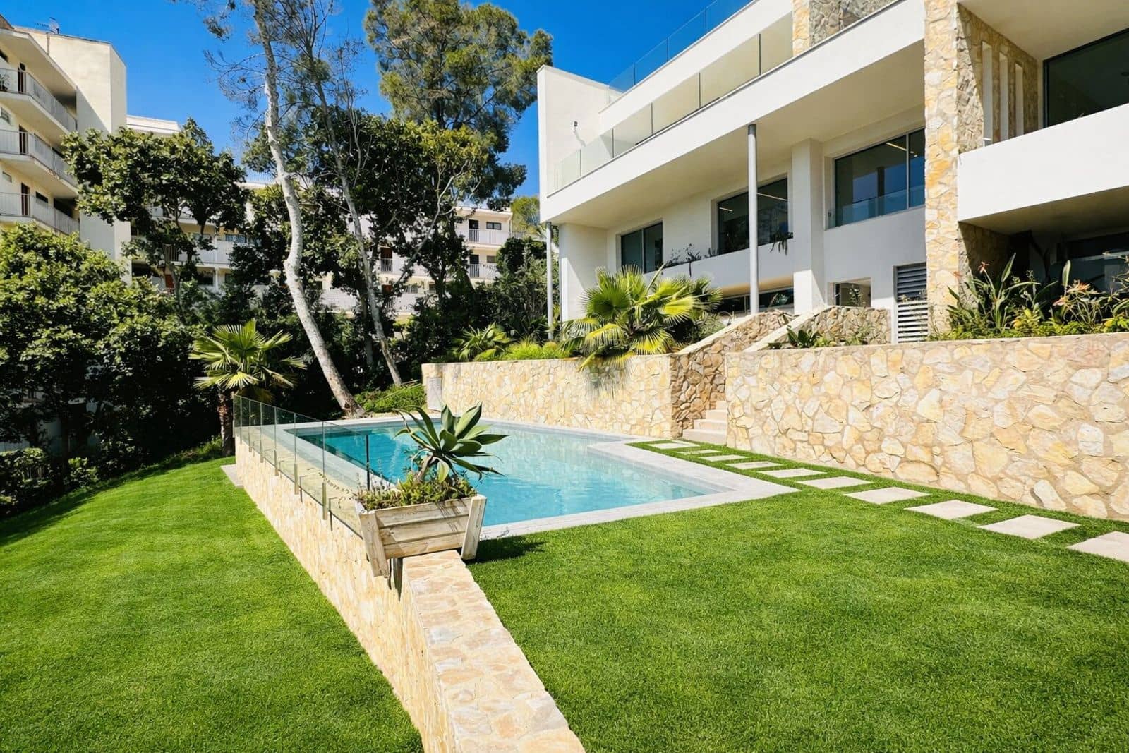 5 makuuhuone Omakotitalo myytävänä paikassa Santa Ponsa mukana uima-altaan 
autotalli - 3 990 000 € (Ref: 9806784)