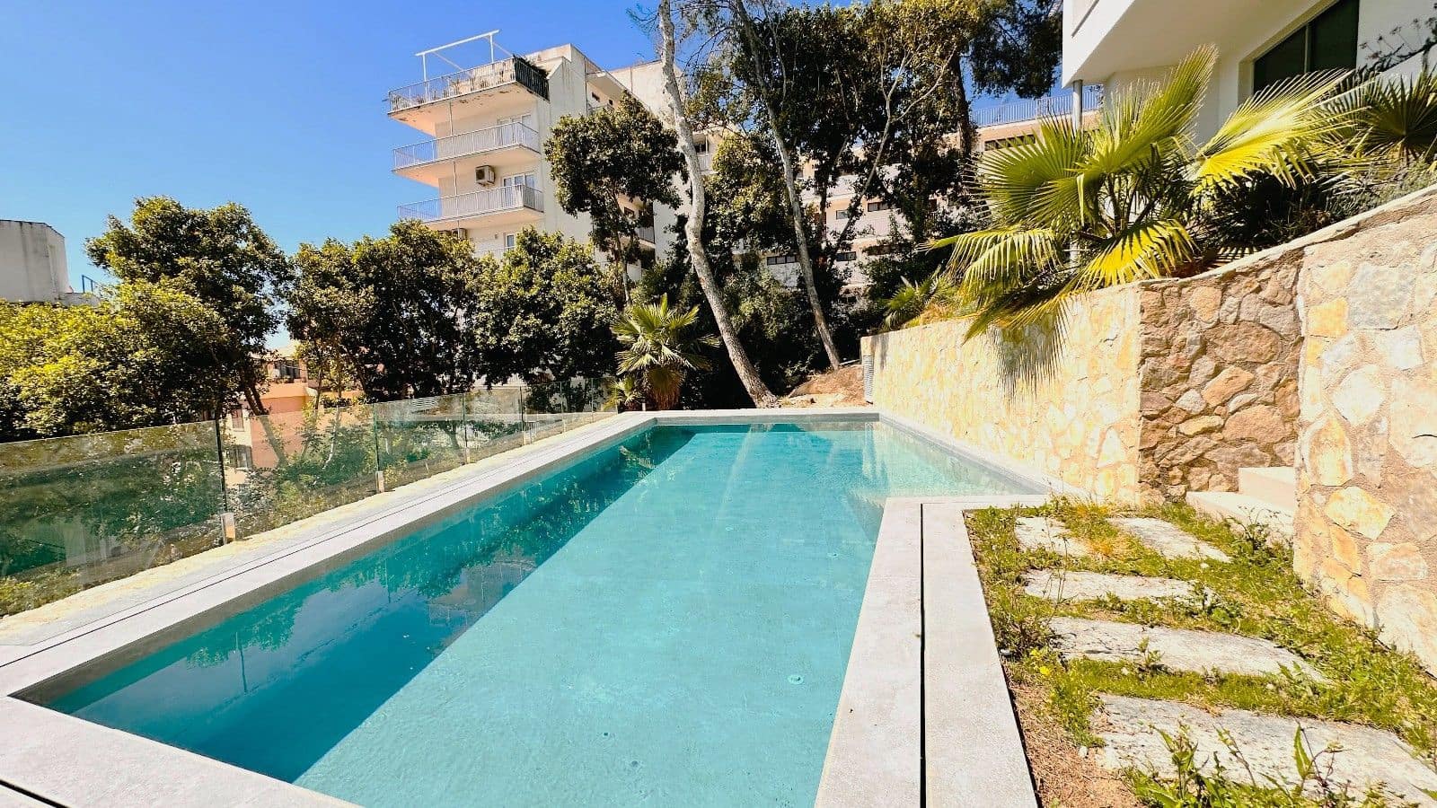 5 makuuhuone Omakotitalo myytävänä paikassa Santa Ponsa mukana uima-altaan 
autotalli - 3 990 000 € (Ref: 9806784)