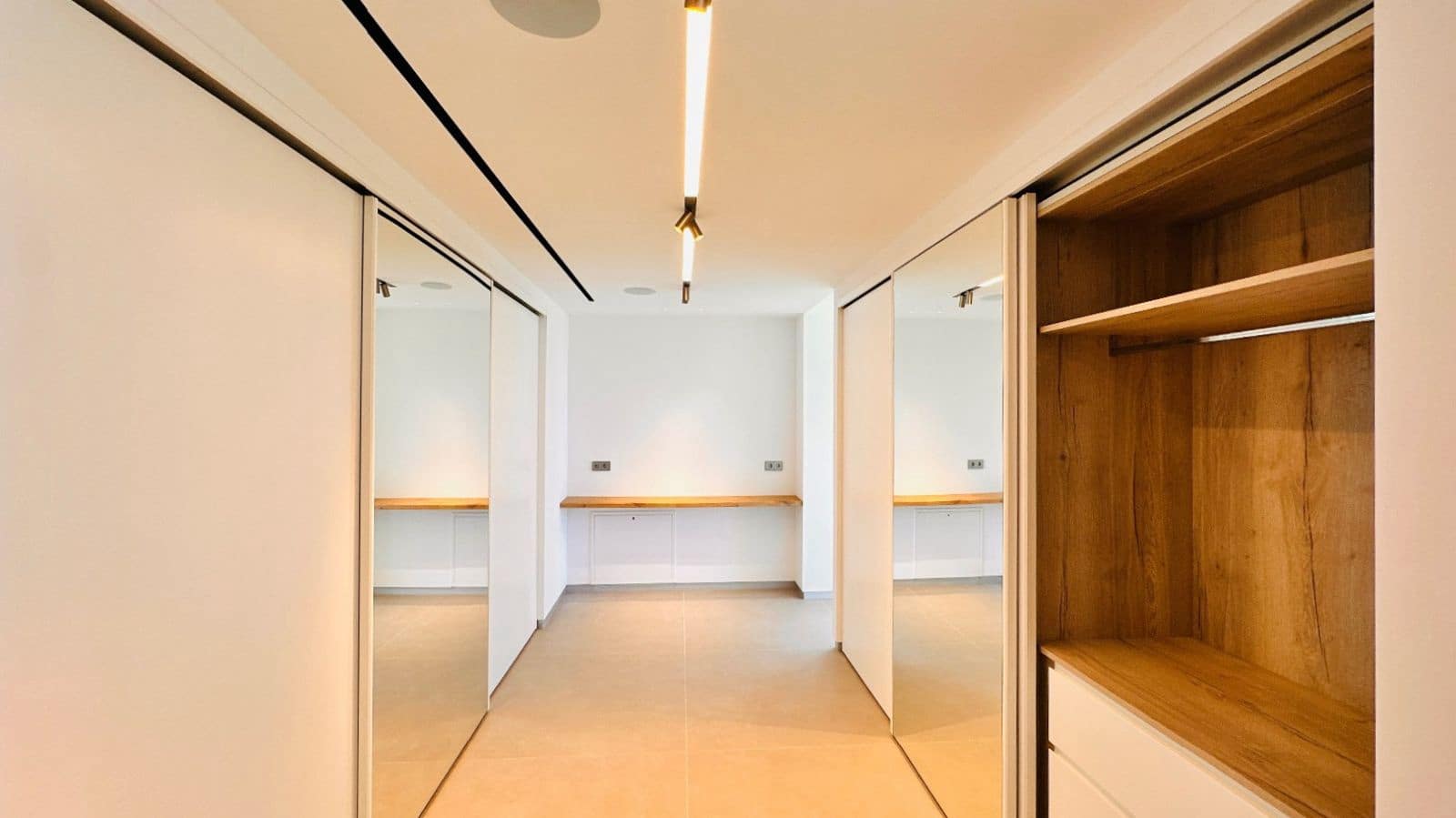 5 makuuhuone Omakotitalo myytävänä paikassa Santa Ponsa mukana uima-altaan 
autotalli - 3 990 000 € (Ref: 9806784)