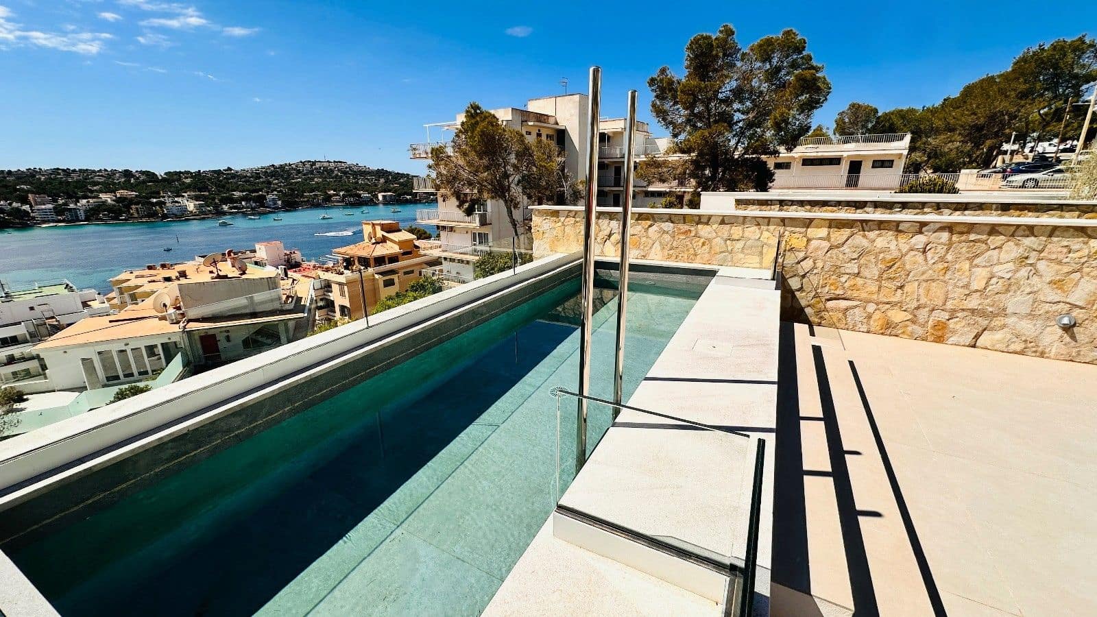 5 makuuhuone Omakotitalo myytävänä paikassa Santa Ponsa mukana uima-altaan 
autotalli - 3 990 000 € (Ref: 9806784)