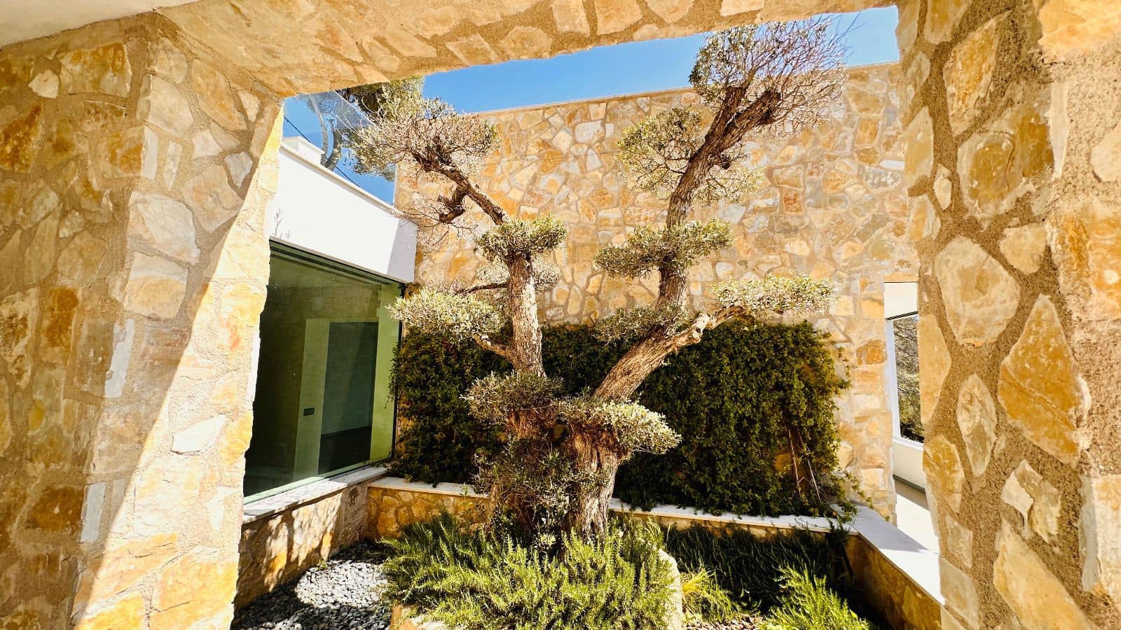 5 makuuhuone Omakotitalo myytävänä paikassa Santa Ponsa mukana uima-altaan 
autotalli - 3 990 000 € (Ref: 9806784)