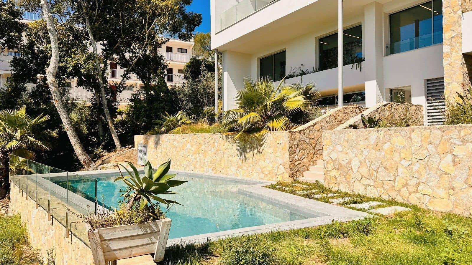 5 makuuhuone Omakotitalo myytävänä paikassa Santa Ponsa mukana uima-altaan 
autotalli - 3 990 000 € (Ref: 9806784)