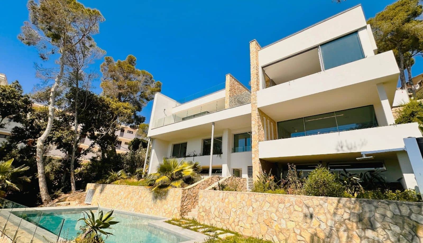 5 makuuhuone Omakotitalo myytävänä paikassa Santa Ponsa mukana uima-altaan 
autotalli - 3 990 000 € (Ref: 9806784)