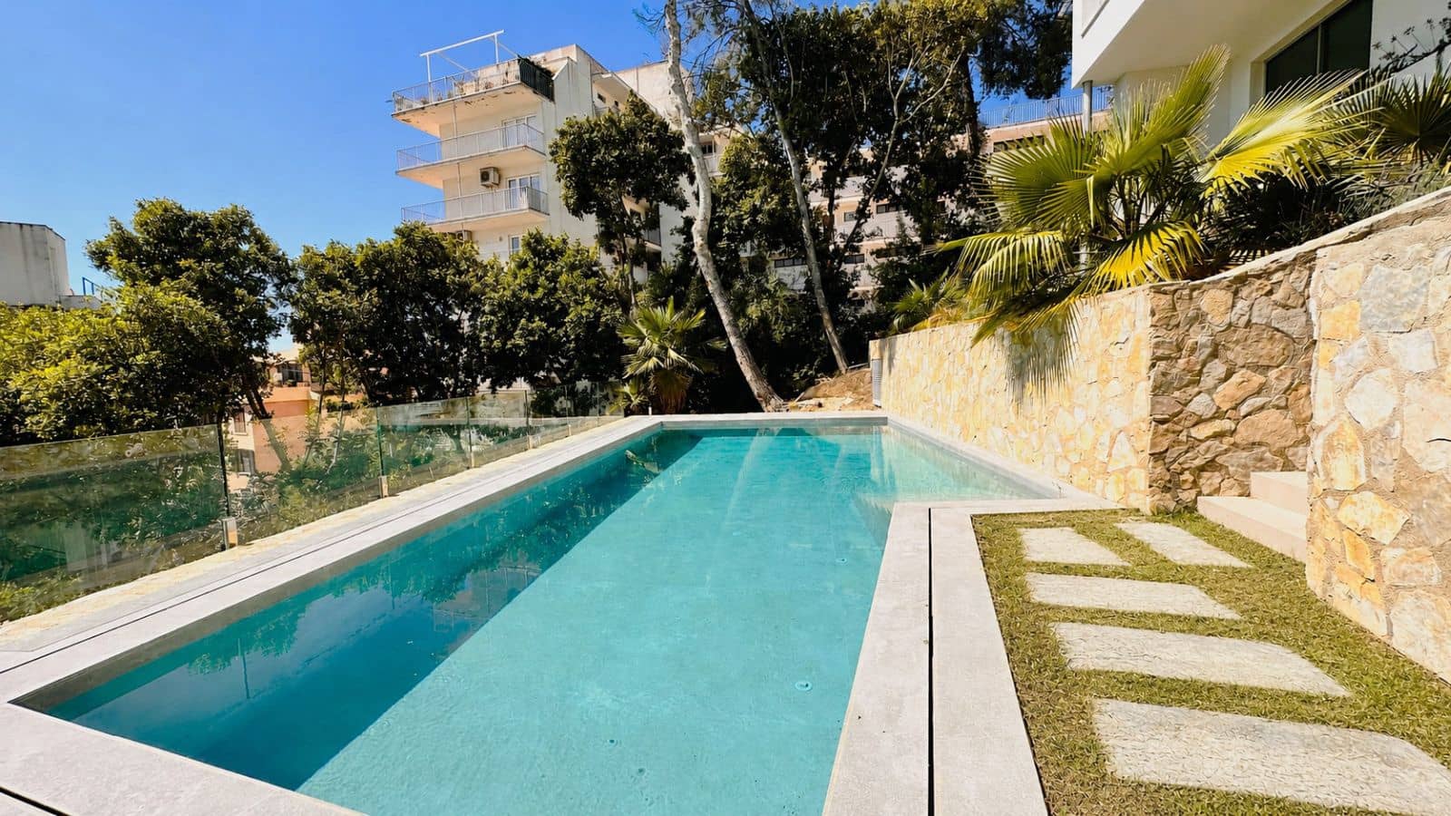 5 quarto Casa em Banda para venda em Santa Ponsa com piscina garagem - 3 990 000 € (Ref: 9806784)