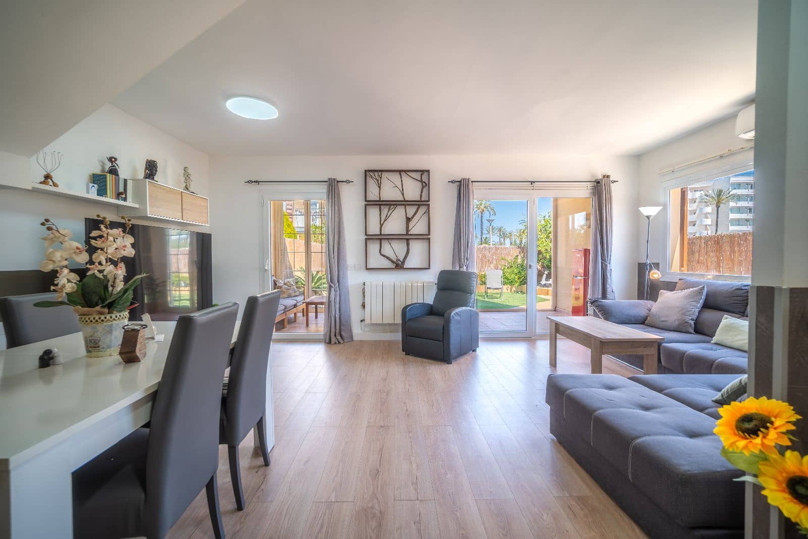 4 soverom Hus til salgs i Puerto de Alcudia med svømmebasseng garasje - € 669 000 (Ref: 9809803)