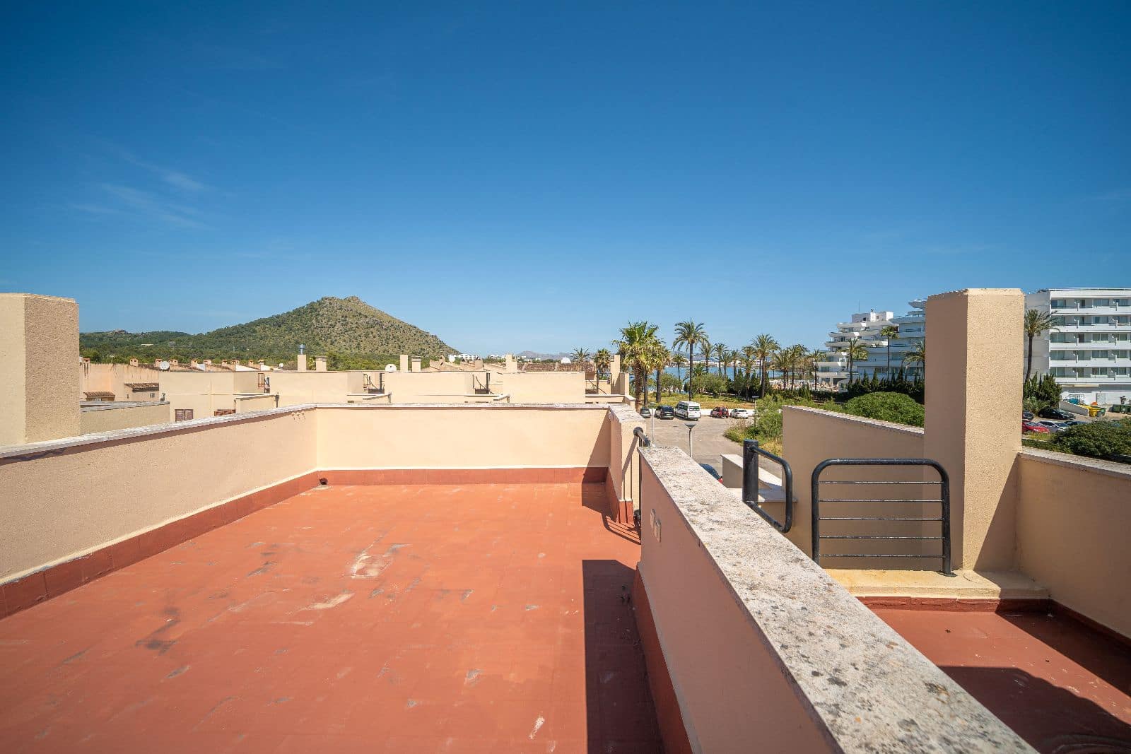 4 soverom Hus til salgs i Puerto de Alcudia med svømmebasseng garasje - € 669 000 (Ref: 9809803)