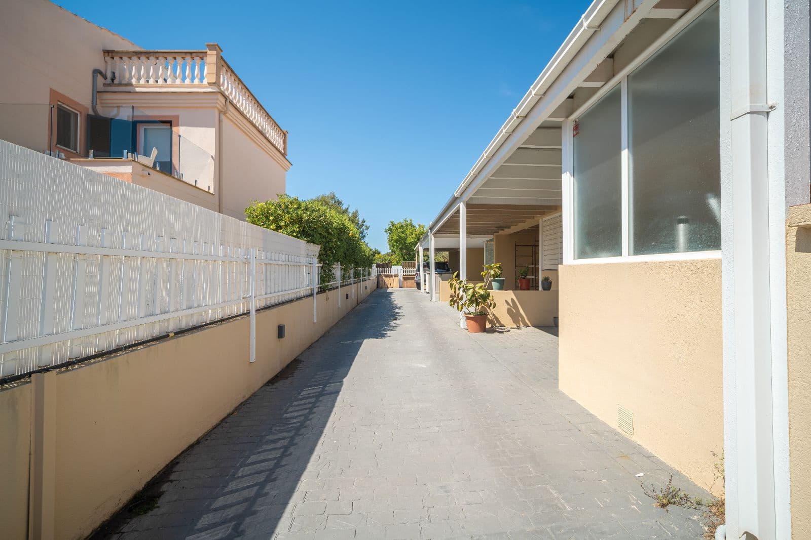 4 soverom Hus til salgs i Puerto de Alcudia med svømmebasseng garasje - € 669 000 (Ref: 9809803)
