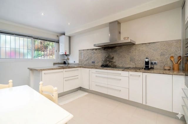 5 Zimmer Haus zu verkaufen in La Bonanova, Palma de Mallorca mit Pool Garage - 1.090.000 € (Ref: 9848366)