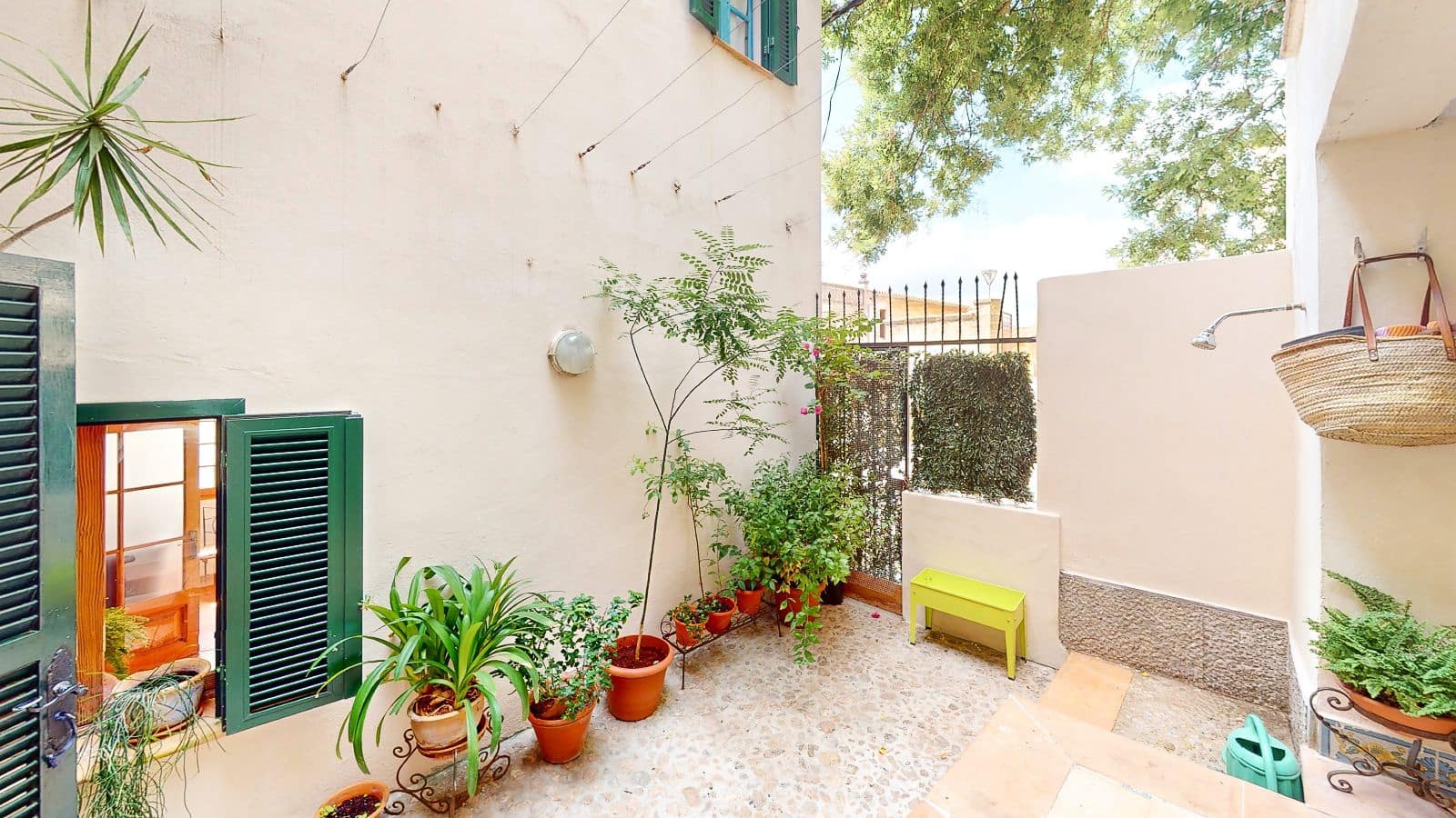 4 bedroom Townhouse for sale in Pollensa / Pollenca with garage - € 970,000 (Ref: 9905317)