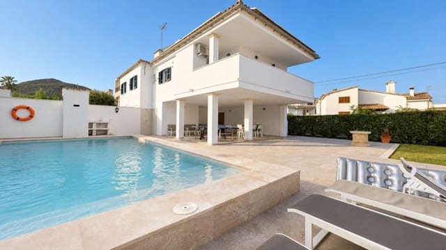 4 makuuhuone Omakotitalo myytävänä paikassa Port de Pollença, Pollensa / Pollença mukana uima-altaan 
autotalli - 1 395 000 € (Ref: 9914938)
