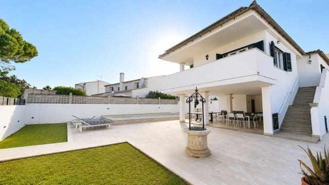 4 makuuhuone Omakotitalo myytävänä paikassa Port de Pollença, Pollensa / Pollença mukana uima-altaan 
autotalli - 1 395 000 € (Ref: 9914938)