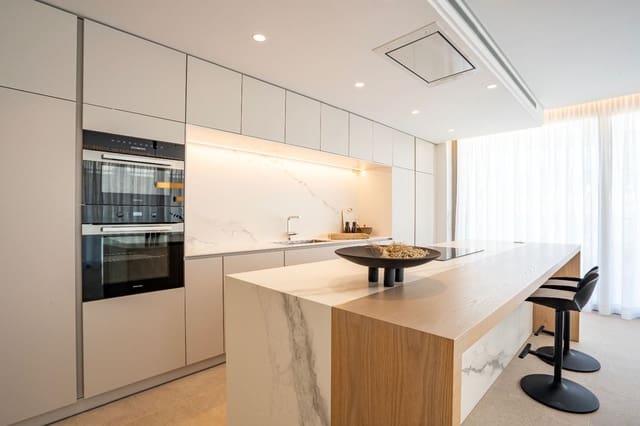 4 slaapkamer Penthouse te koop in Marbella met zwembad garage - € 2.290.000 (Ref: 9968848)