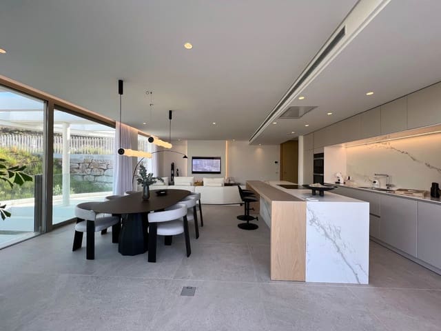 4 slaapkamer Penthouse te koop in Marbella met zwembad garage - € 2.290.000 (Ref: 9968848)