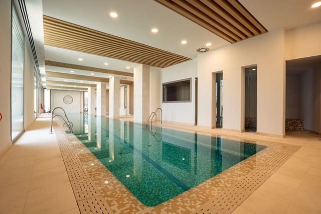 4 slaapkamer Penthouse te koop in Marbella met zwembad garage - € 2.290.000 (Ref: 9968848)