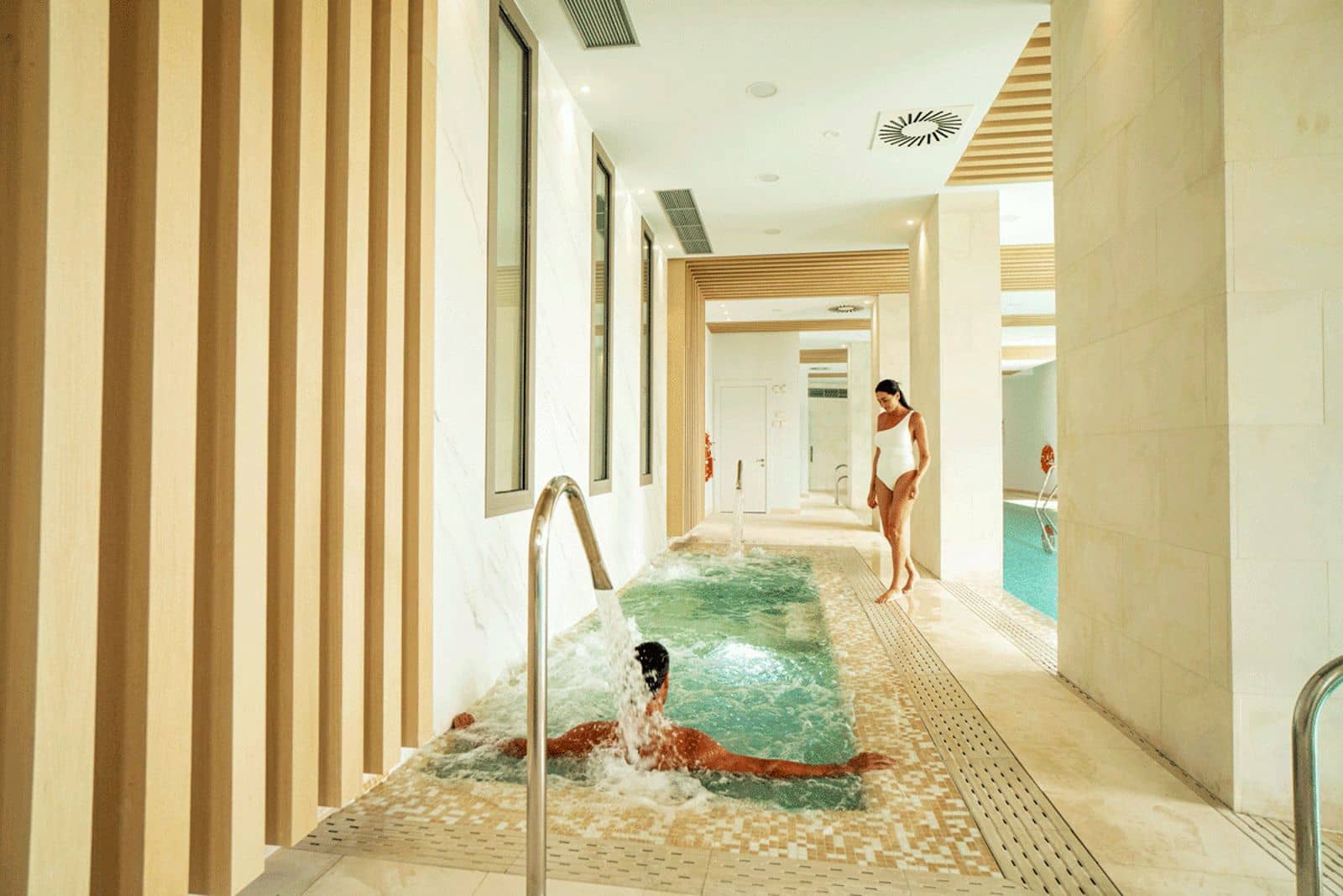 4 chambre Penthouse à vendre à Marbella avec piscine garage - 2 290 000 € (Ref: 9968848)