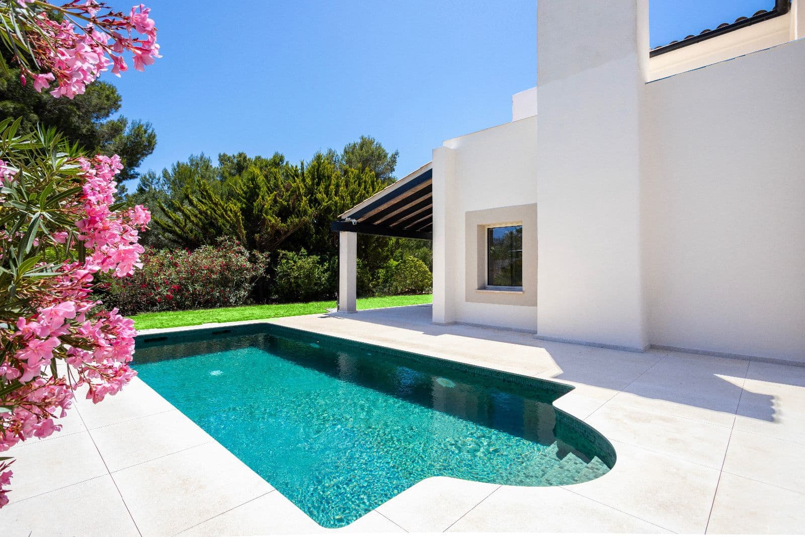 3 sypialnia Dom na sprzedaż w Santa Ponsa z basenem garażem - 2 300 000 € (Ref: 9973817)