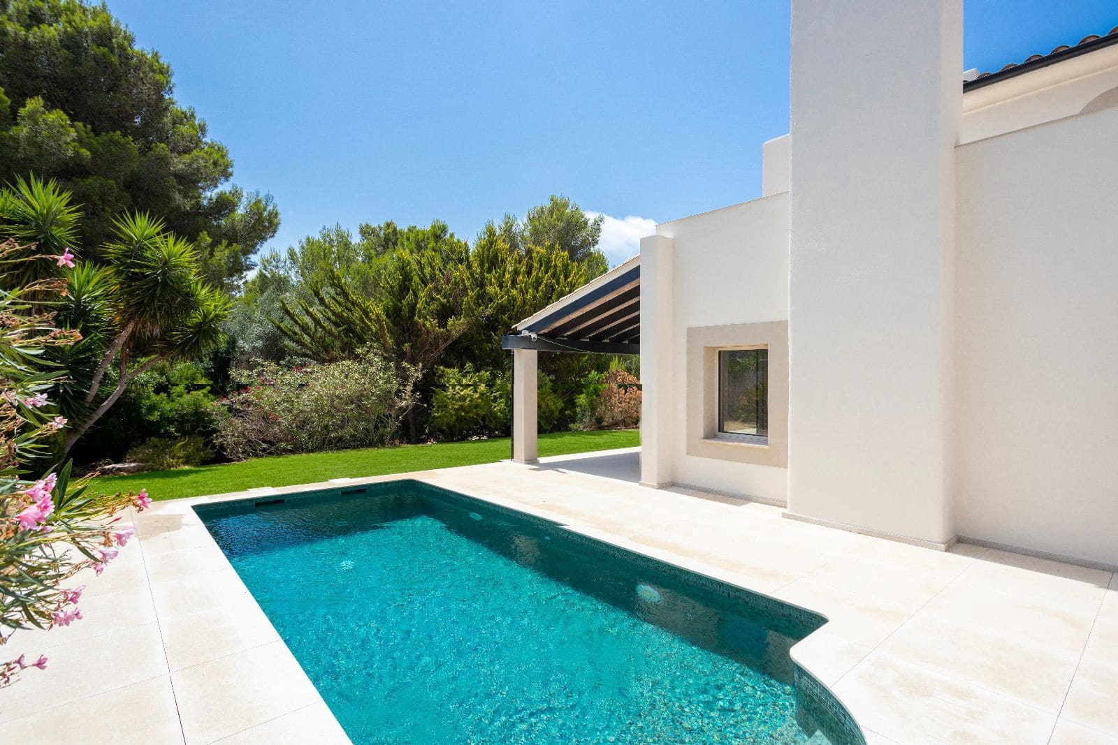 3 sypialnia Dom na sprzedaż w Santa Ponsa z basenem garażem - 2 300 000 € (Ref: 9973817)