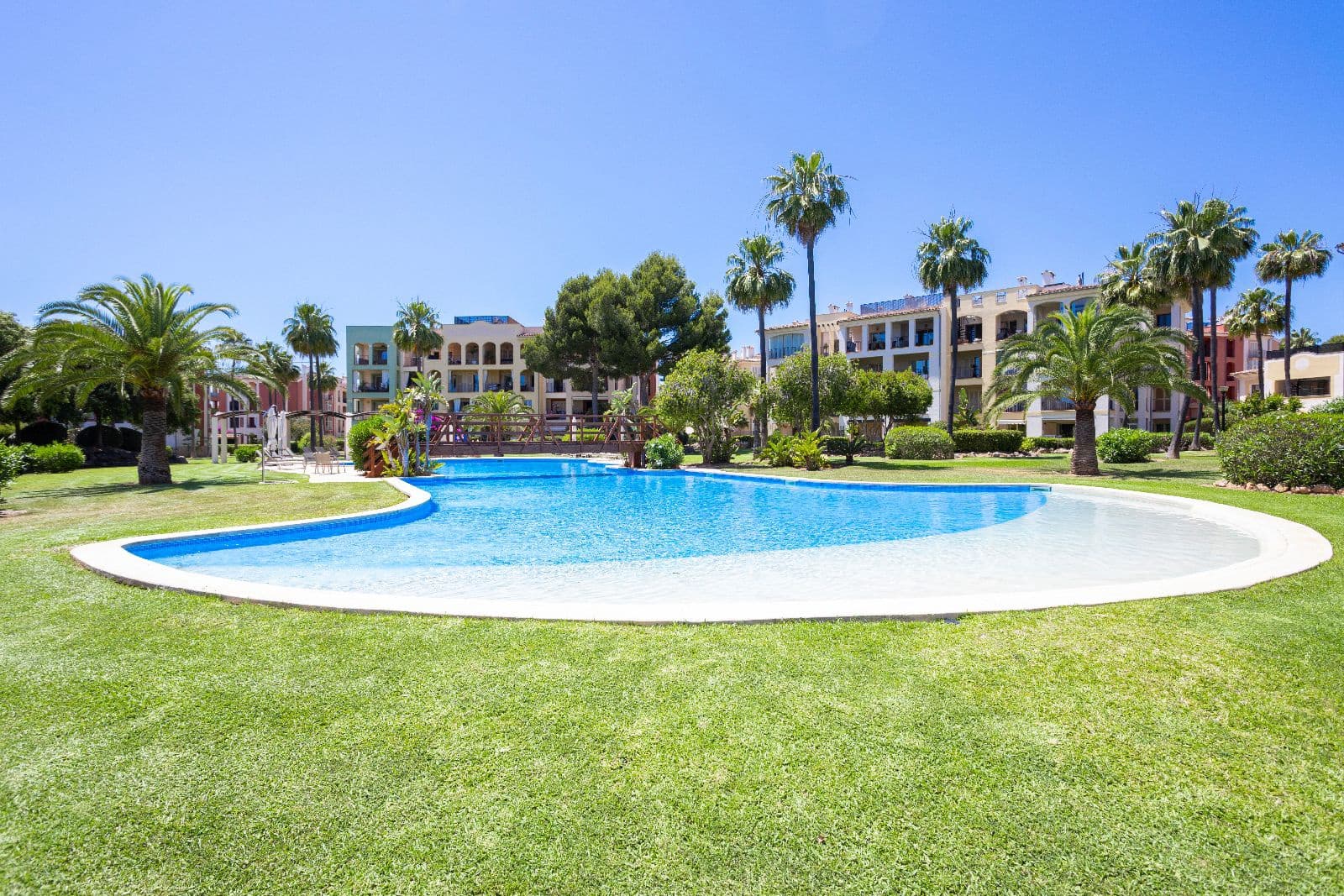 3 sypialnia Dom na sprzedaż w Santa Ponsa z basenem garażem - 2 300 000 € (Ref: 9973817)
