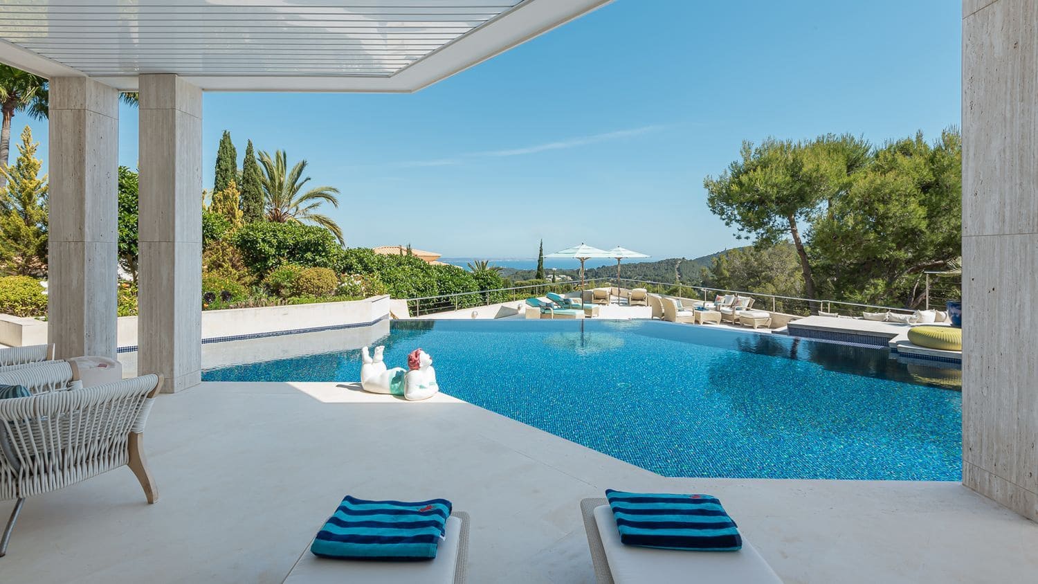 6 bedroom Villa for sale in Son Vida with pool - € 10,900,000 (Ref: 8363701)