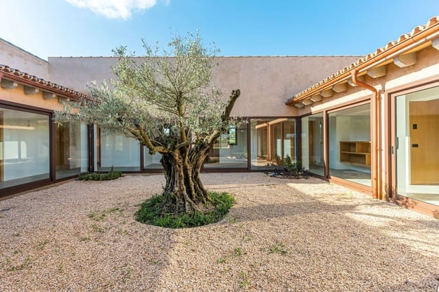 4 bedroom Villa for sale in Santanyí with pool - € 3,600,000 (Ref: 8551003)