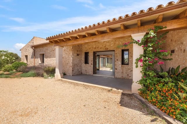 4 bedroom Villa for sale in Santanyí with pool - € 3,600,000 (Ref: 8551003)