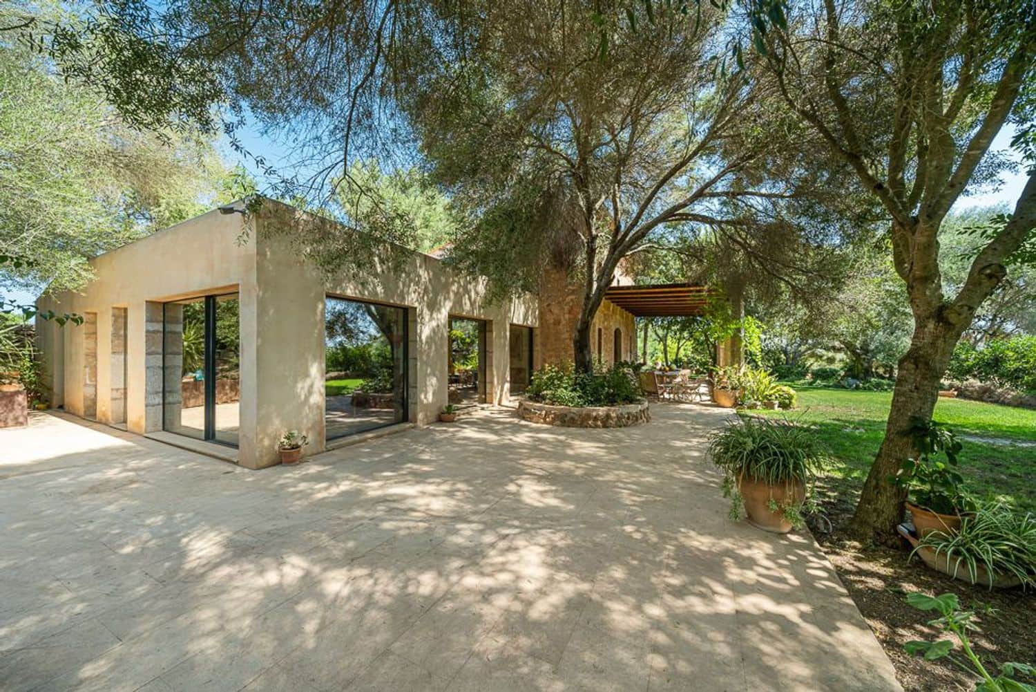 5 soveværelse Finca/Landehus til salg i Algaida med swimmingpool - € 2.950.000 (Ref: 8641090)