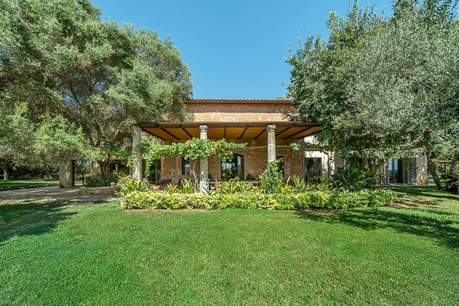 5 soveværelse Finca/Landehus til salg i Algaida med swimmingpool - € 2.950.000 (Ref: 8641090)