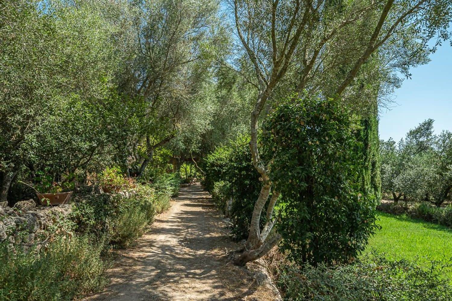 5 soveværelse Finca/Landehus til salg i Algaida med swimmingpool - € 2.950.000 (Ref: 8641090)