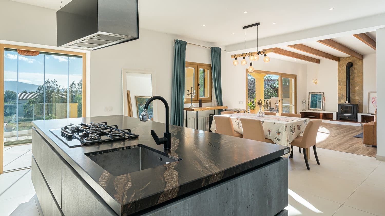 3 soveværelse Villa til salg i Es Capdella med swimmingpool - € 1.995.000 (Ref: 8805967)