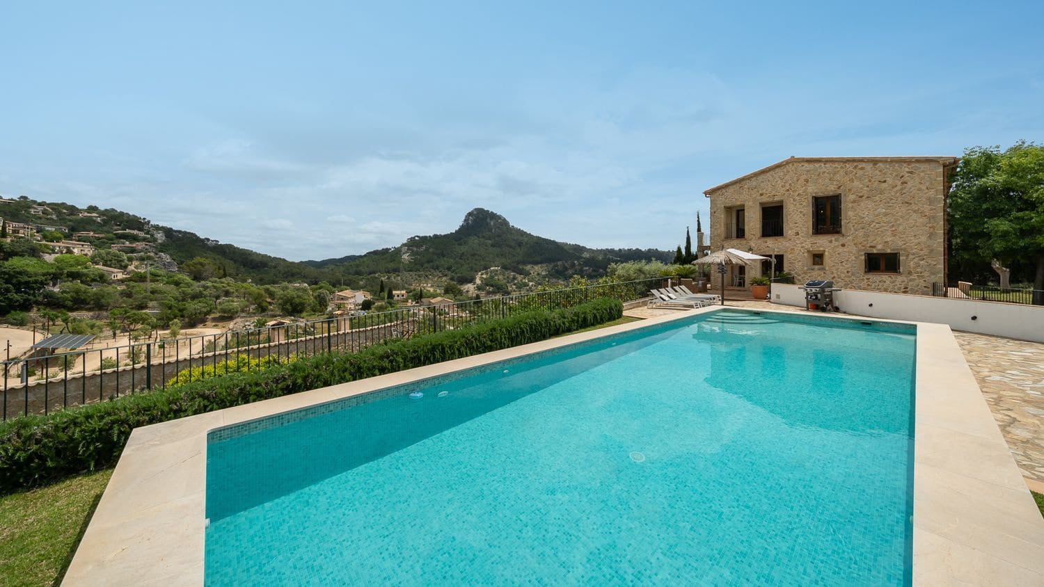 4 makuuhuone Huvila myytävänä paikassa Puigpunyent mukana uima-altaan - 1 990 000 € (Ref: 8875262)