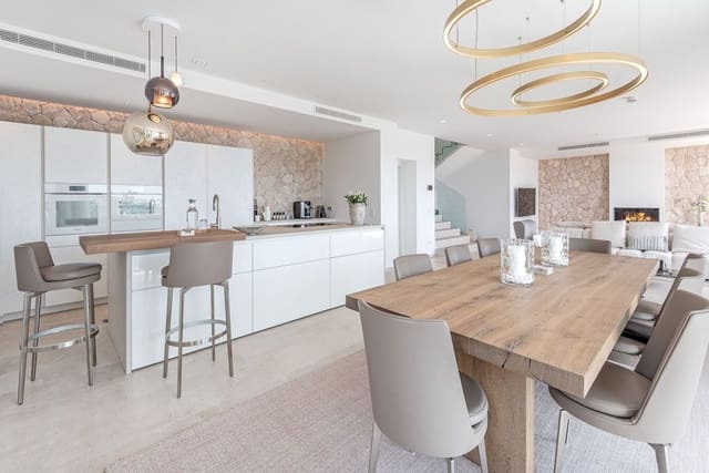 5 bedroom Villa for sale in Puerto de Andratx, Andratx with pool - € 9,800,000 (Ref: 8981638)